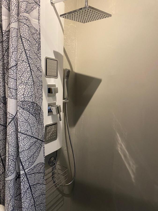 Live In Pisa - 250M Dalla Stazione Centrale Di Pisa Hotell Eksteriør bilde
